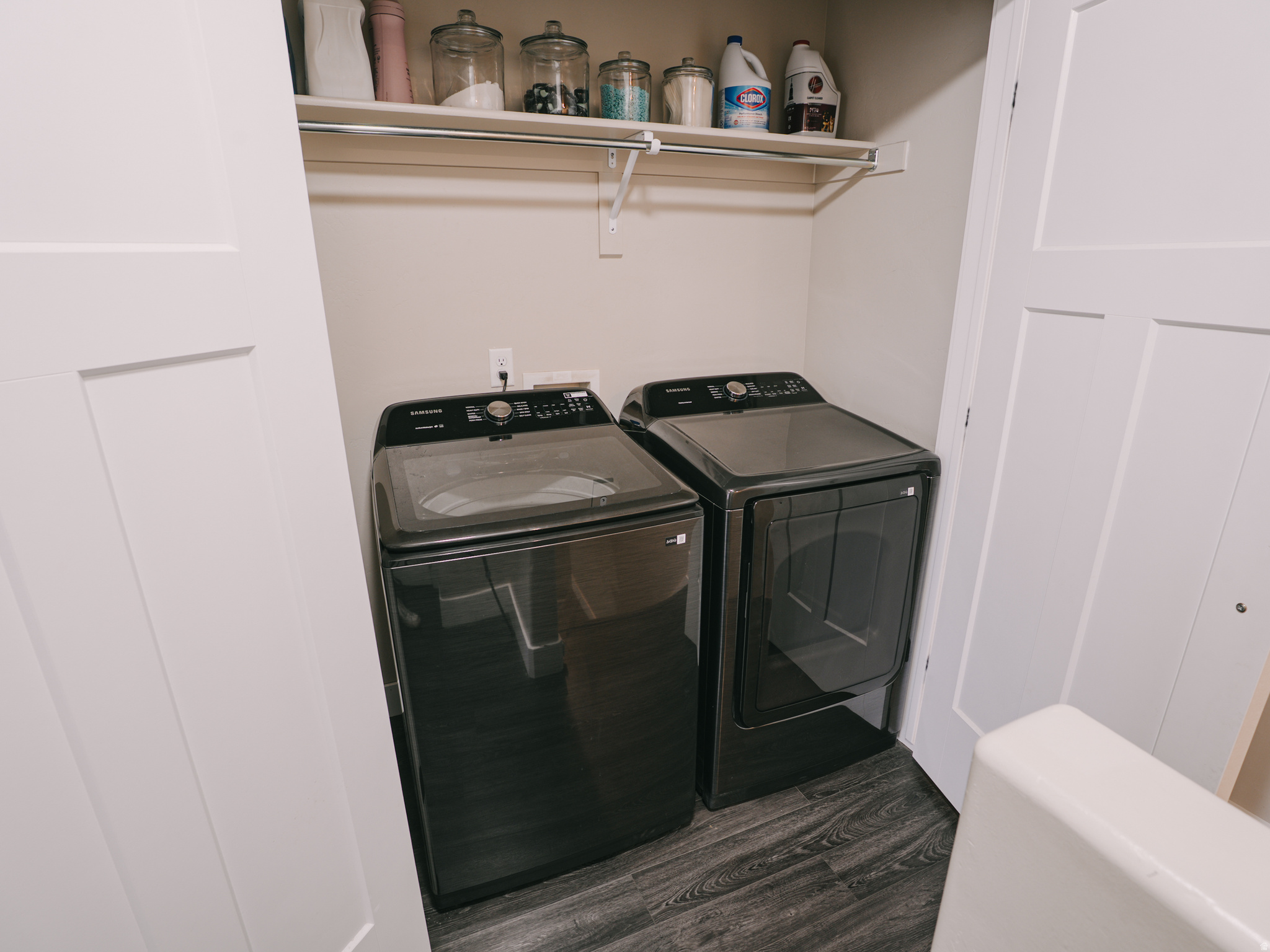 SILVER LAKE - Residential