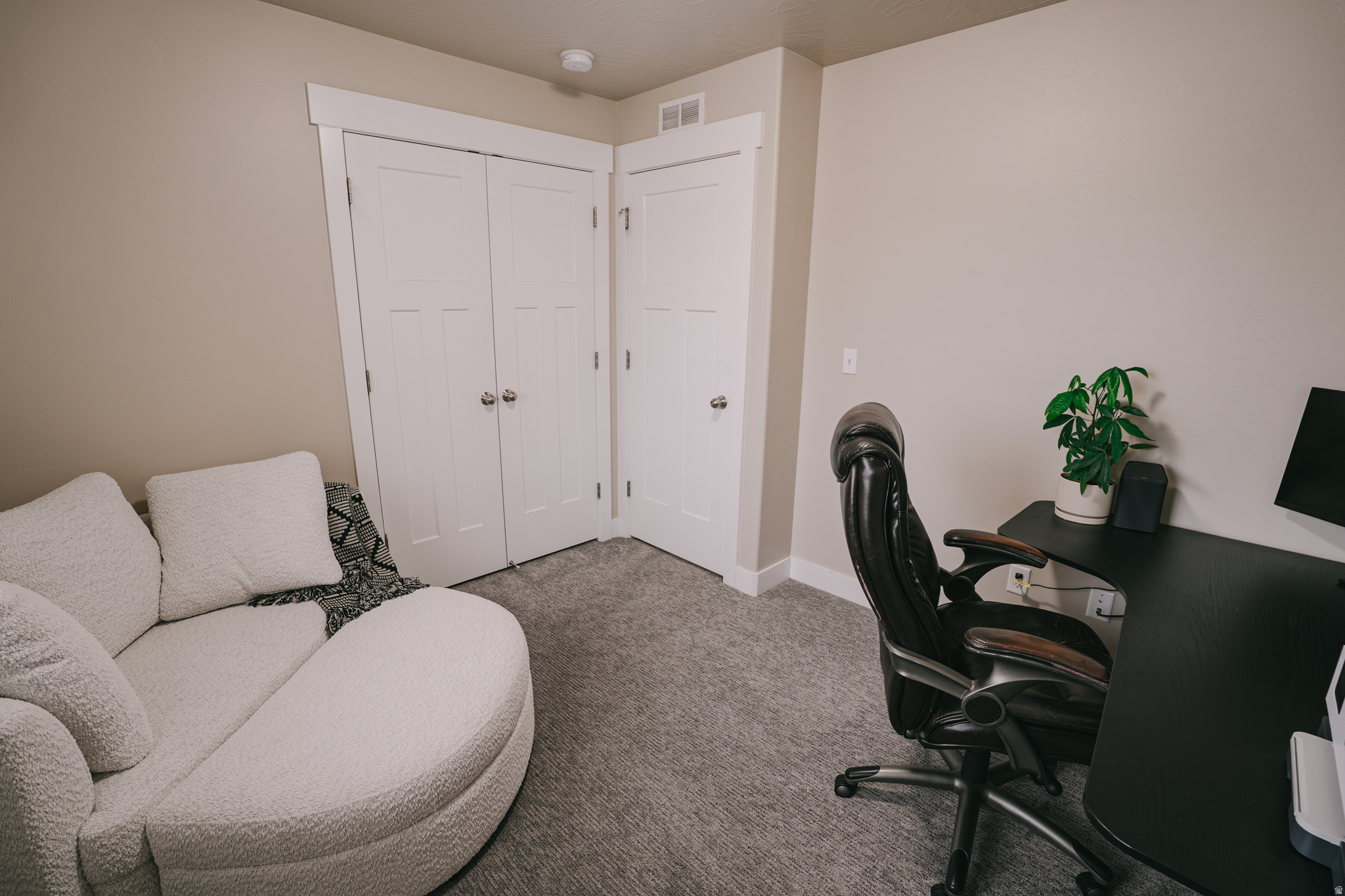 SILVER LAKE - Residential