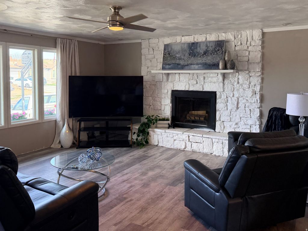 Photo of 330 N PINEWOOD CIR, Price, UT 84501 (MLS # 2149394)