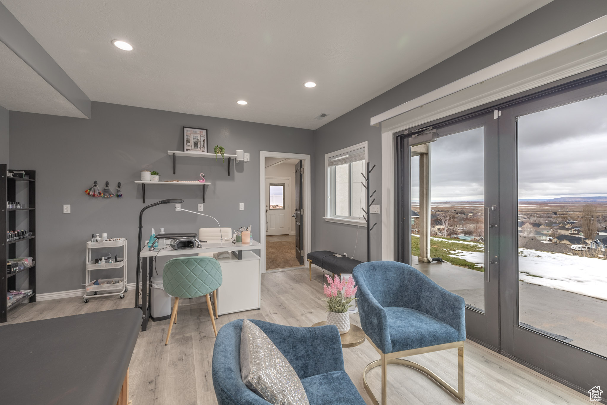 THREE MILE - Residential