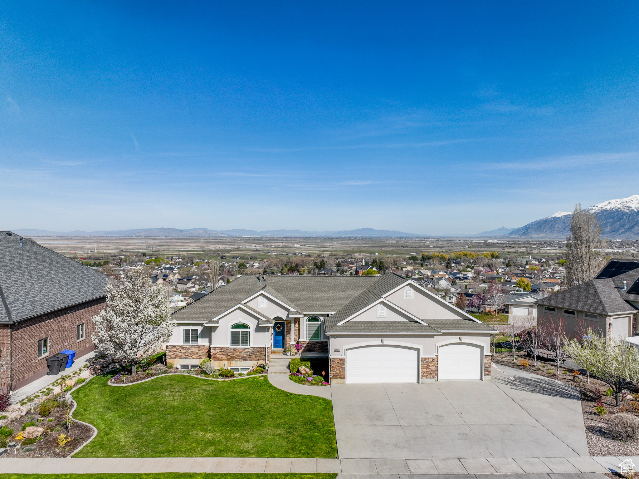 THREE MILE - Residential