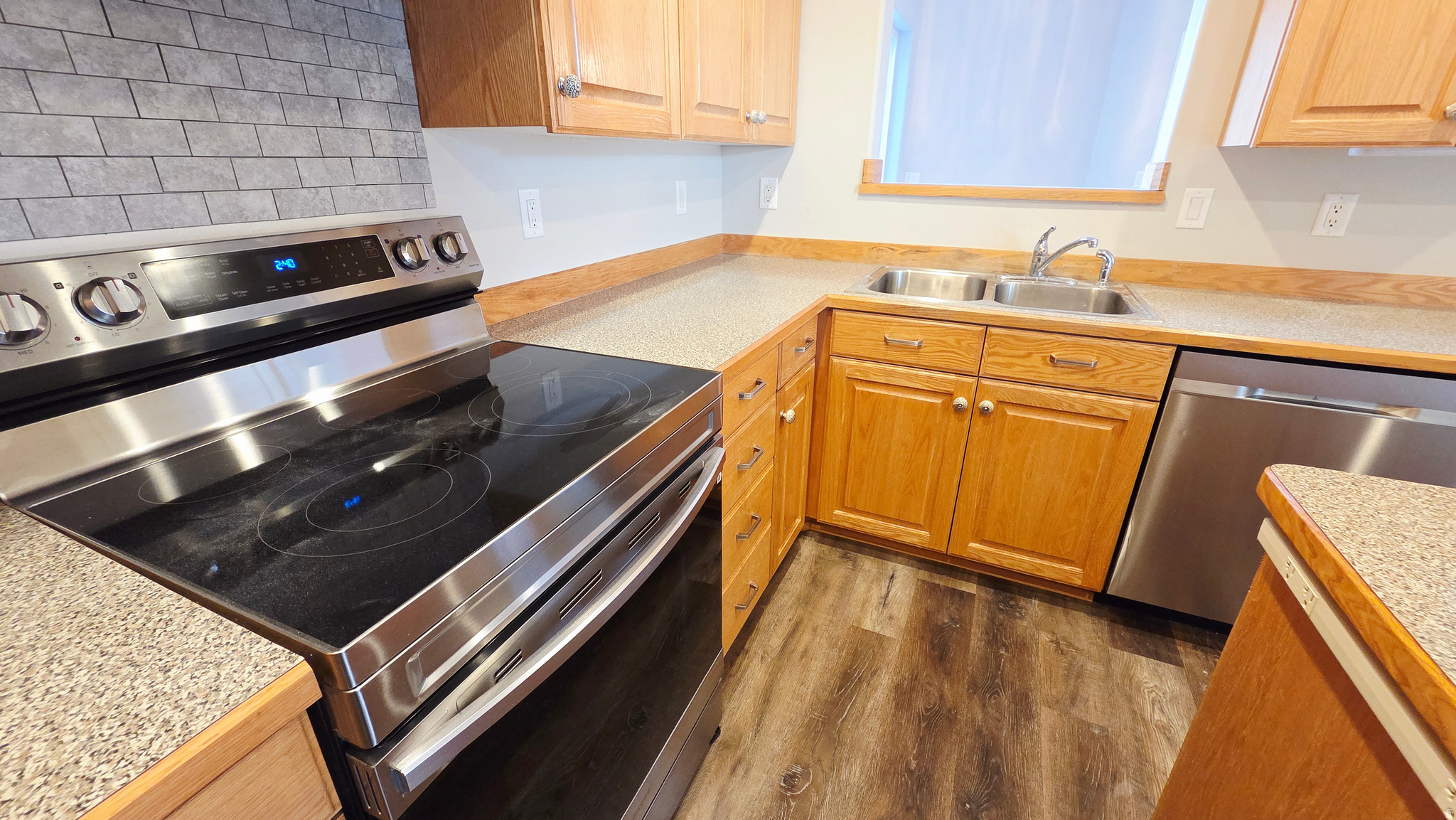 MOUNTAIN GREEN CONDOMINIUMS - Residential