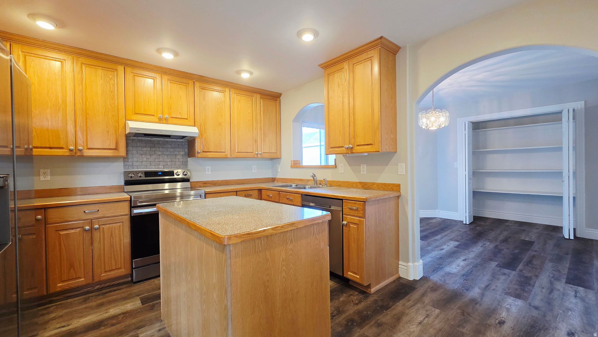 MOUNTAIN GREEN CONDOMINIUMS - Residential