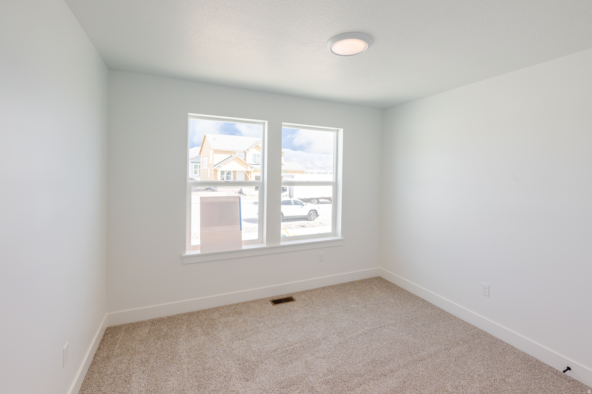 ROSE RANCH - Residential