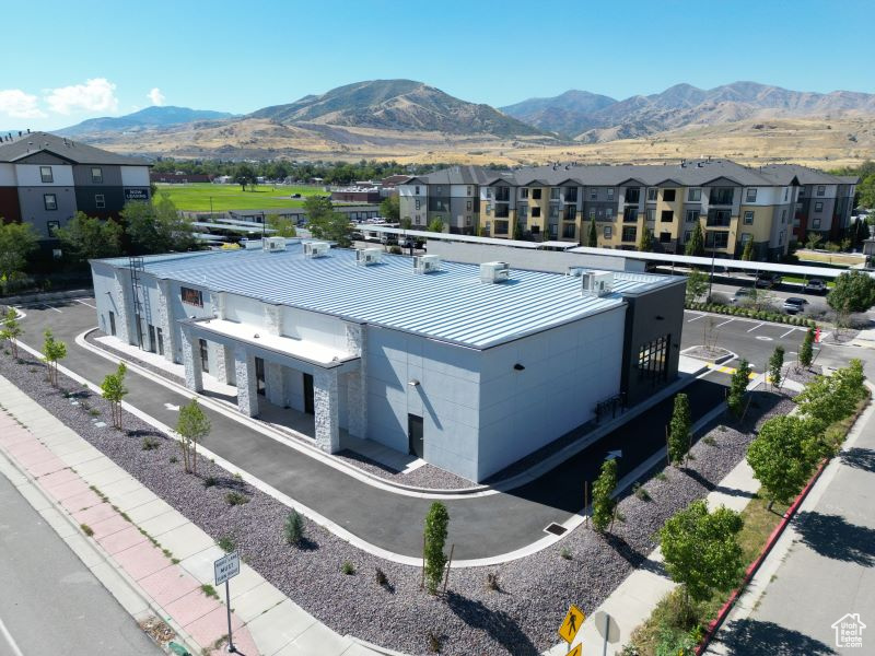 FLANGAS - Commercial Lease