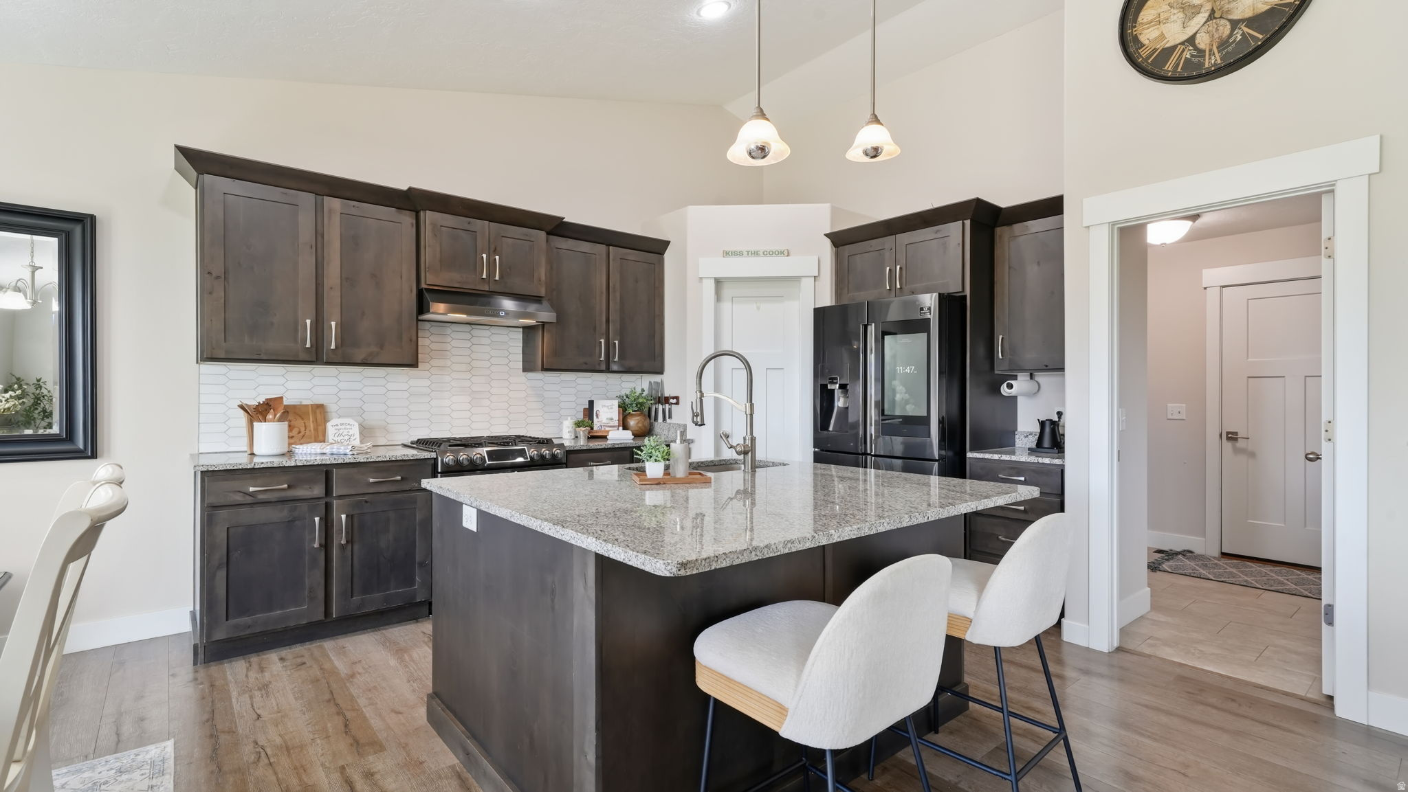 PELICAN BAY - Residential