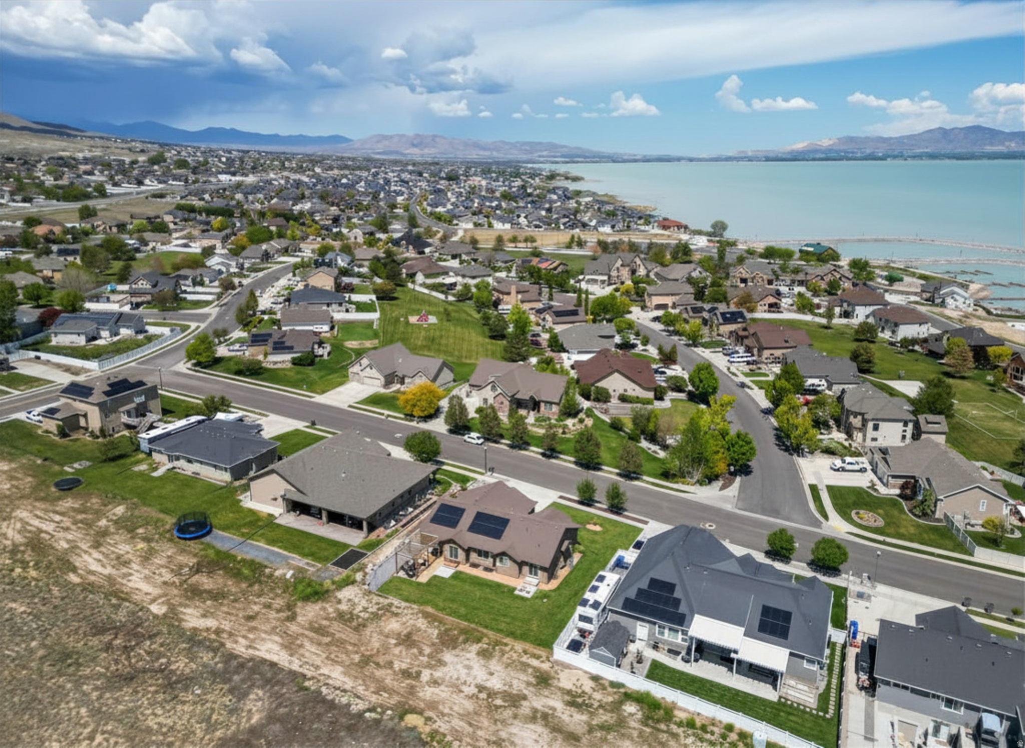 PELICAN BAY - Residential