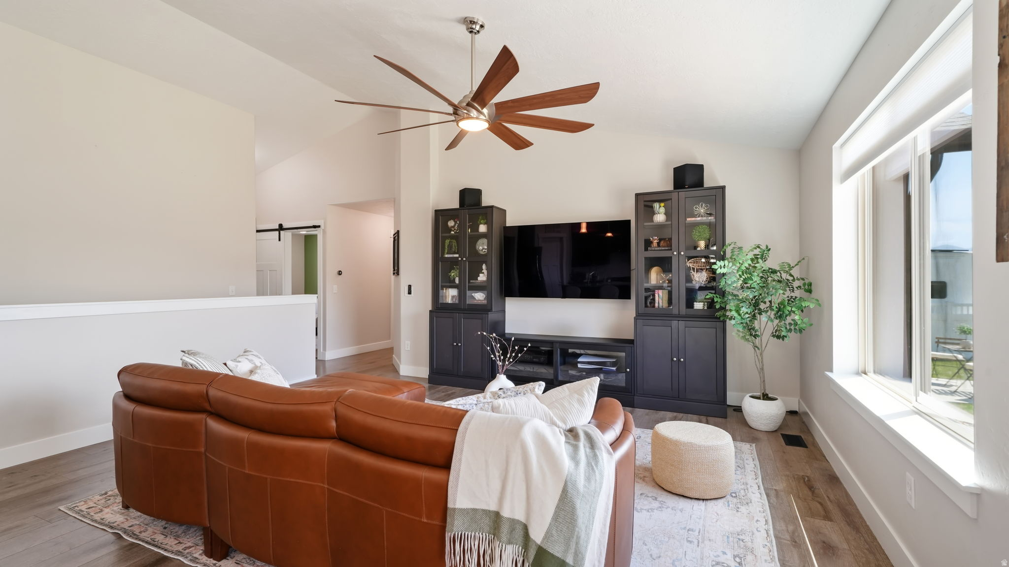 PELICAN BAY - Residential