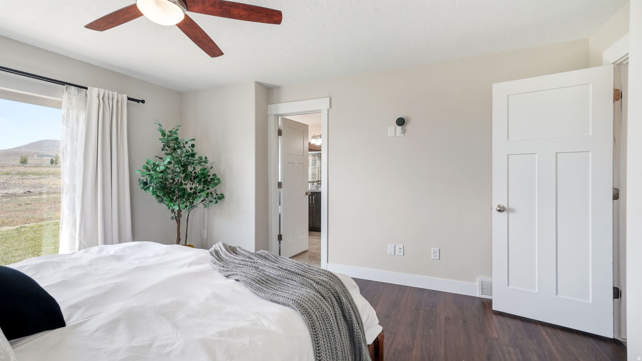 PELICAN BAY - Residential