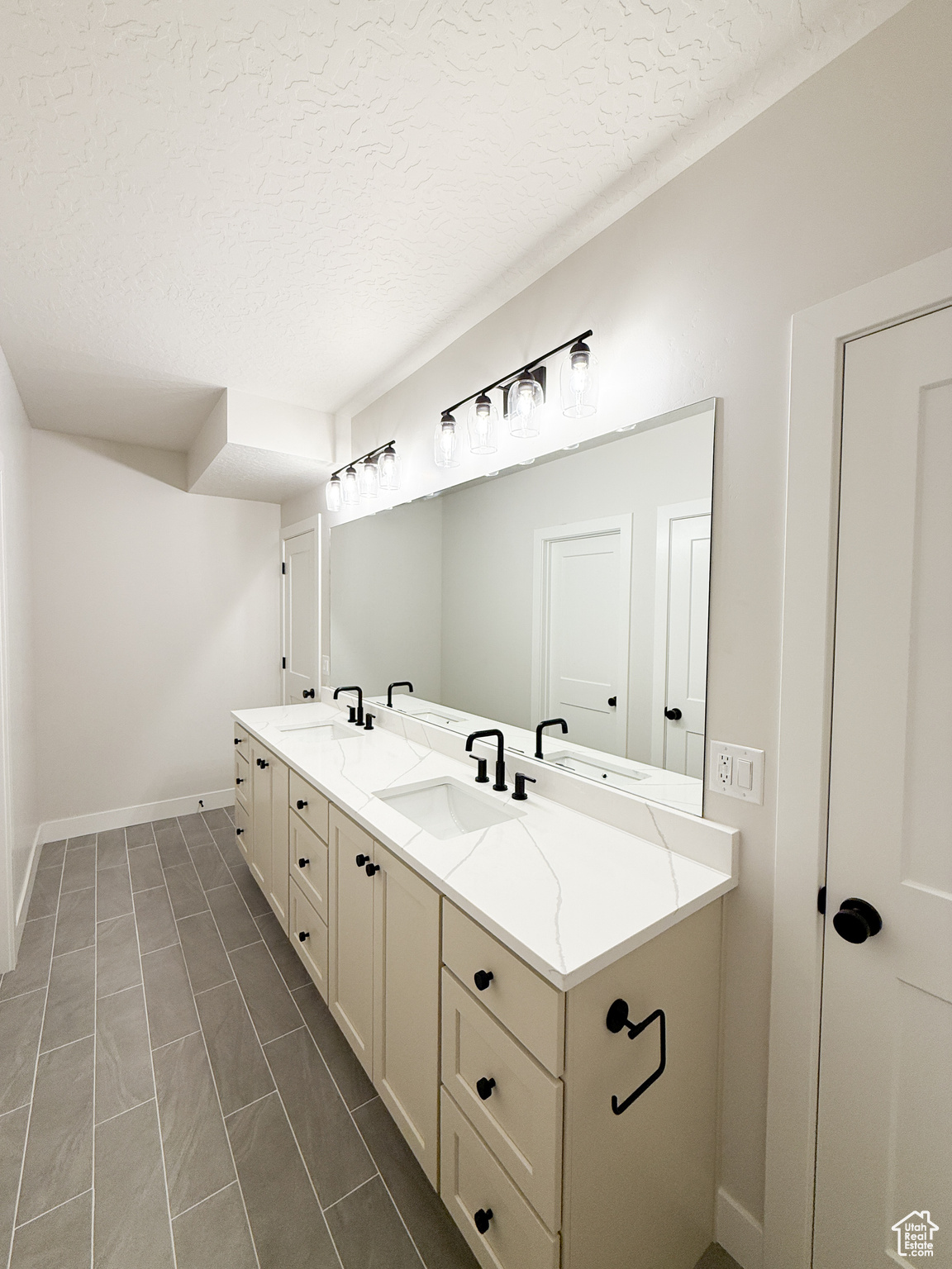 AMBLEVIEW ESTATES - Residential