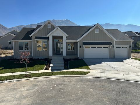 Photo of 1212 N LUNA CIR #24, Elk Ridge, UT 84651 (MLS # 2112450)