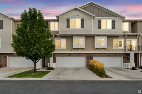 Photo of 5404 W RODGERS PEAK PL S, Herriman, UT 84096 (MLS # 2107235)