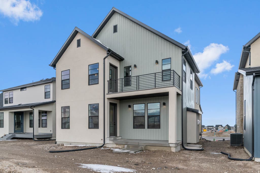Photo of 5022 W GREEN ASH LN, Highland, UT 84003 (MLS # 2156169)