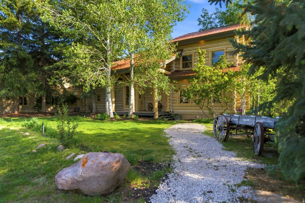Photo of 2050 E LOWER RIVER RD RD, Woodland, UT 84036 (MLS # 2163227)