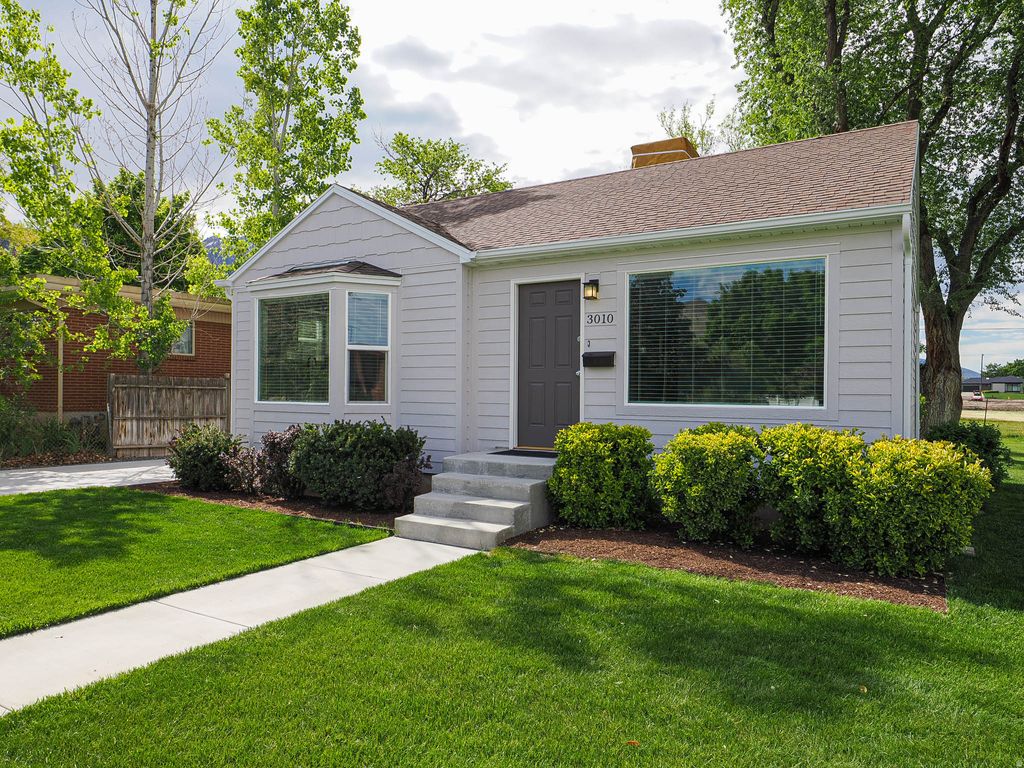 Photo of 3010 E 3345 S, Salt Lake City, UT 84109 (MLS # 2156268)