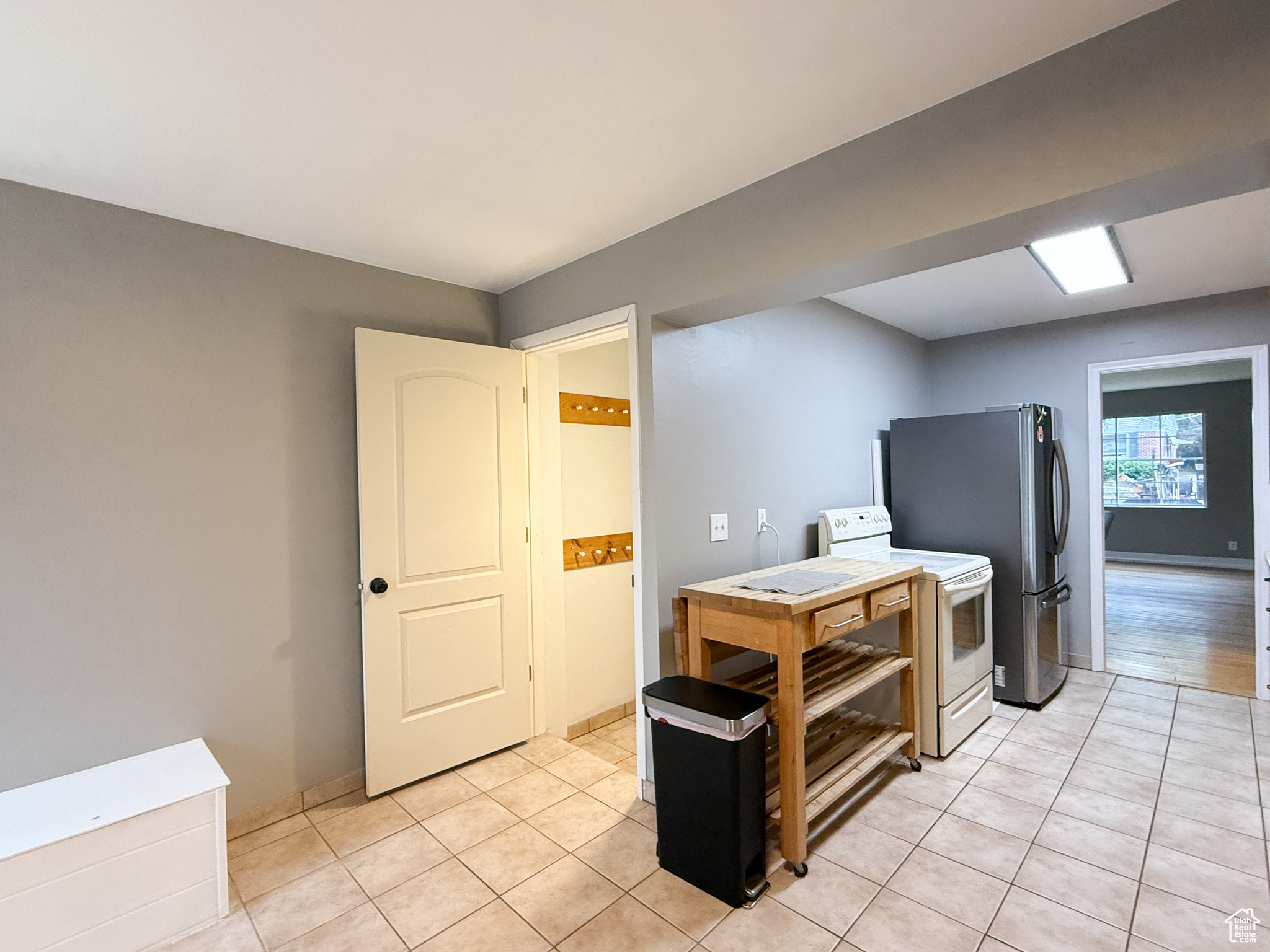 COUNTRY CLUB HEIGHTS - Residential