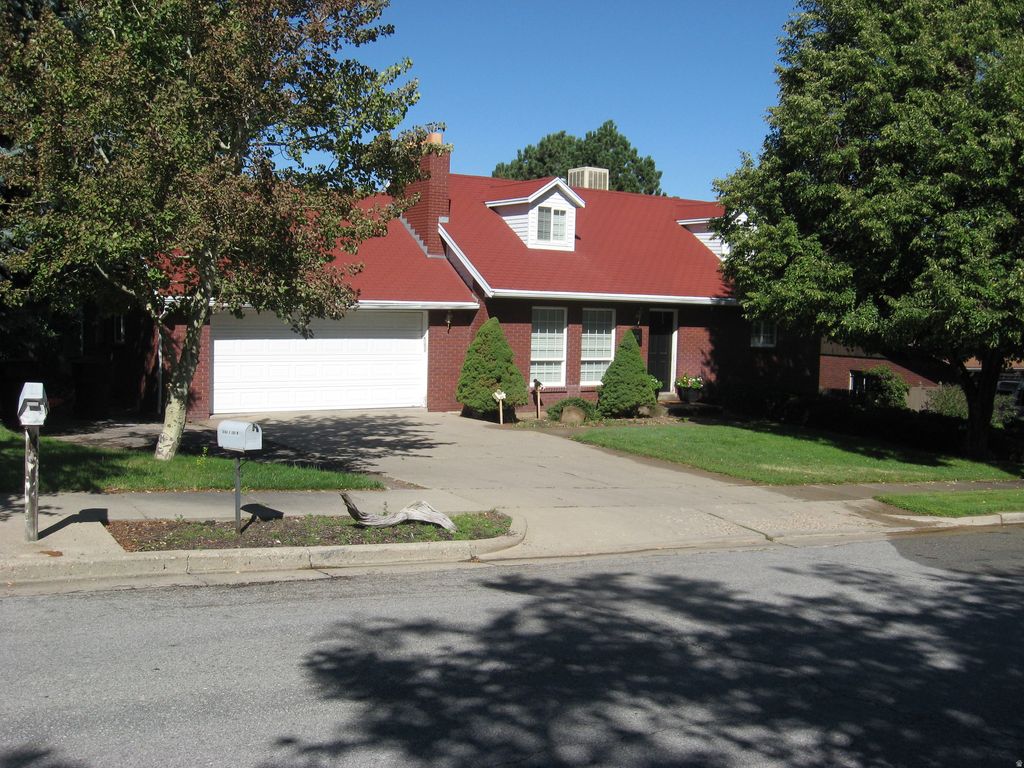 Photo of 3166 S LINDEN St, Bountiful, UT 84010 (MLS # 2154257)