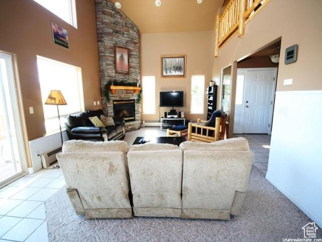 LAST CHANCE PH 1 LOT 8 - Residential