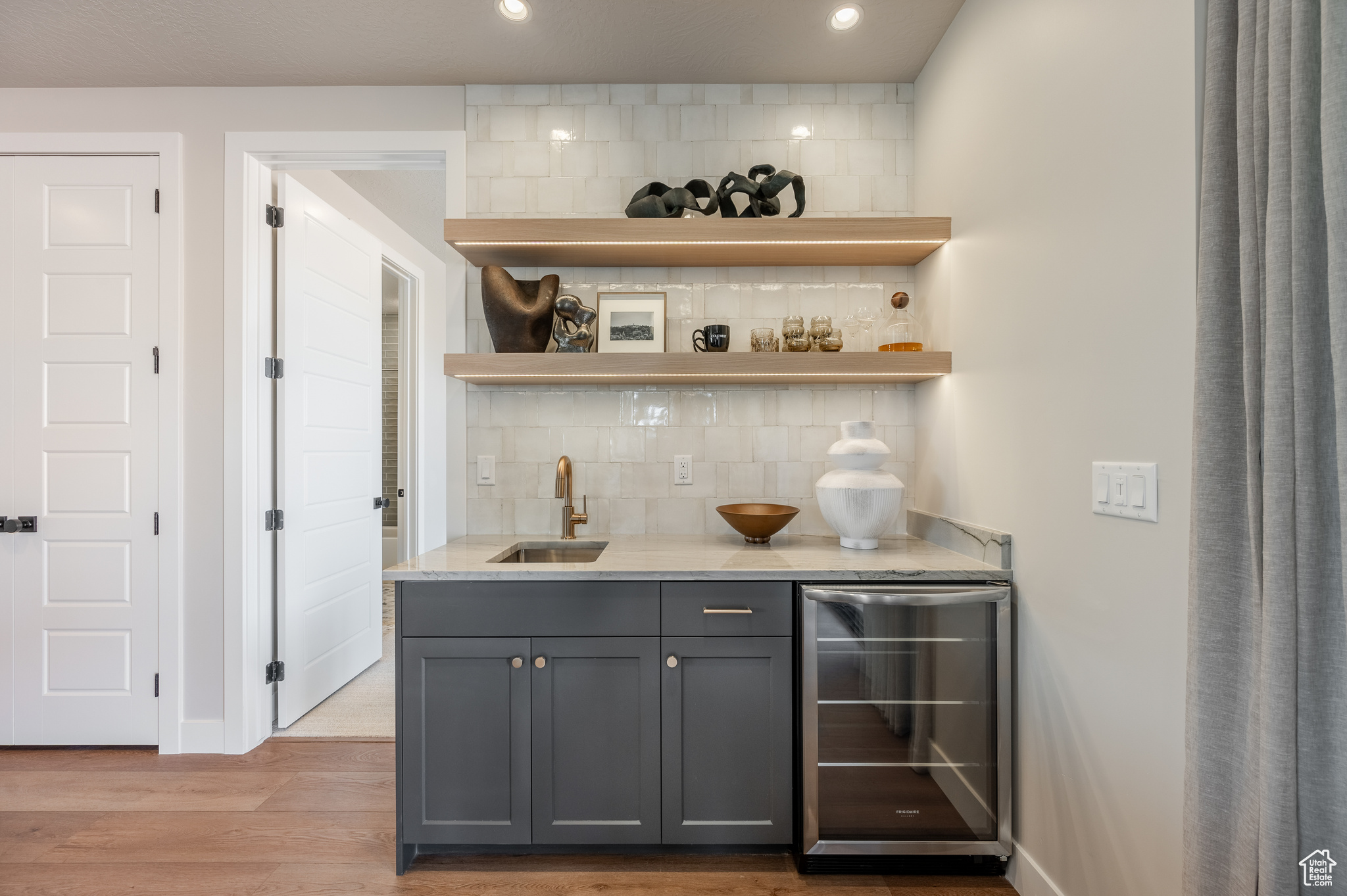 ISLAND AT CORAL CANYON - Residential Income