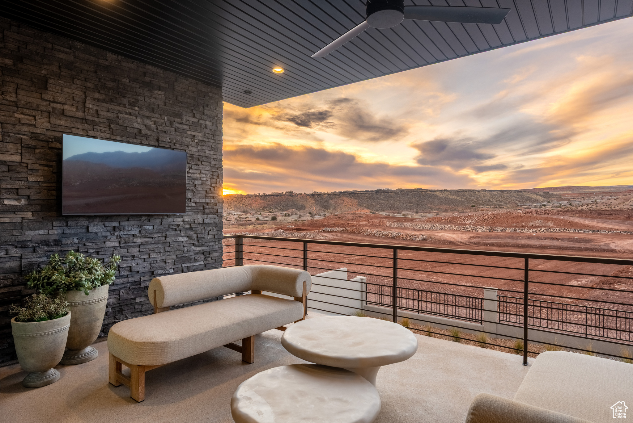 ISLAND AT CORAL CANYON - Residential Income