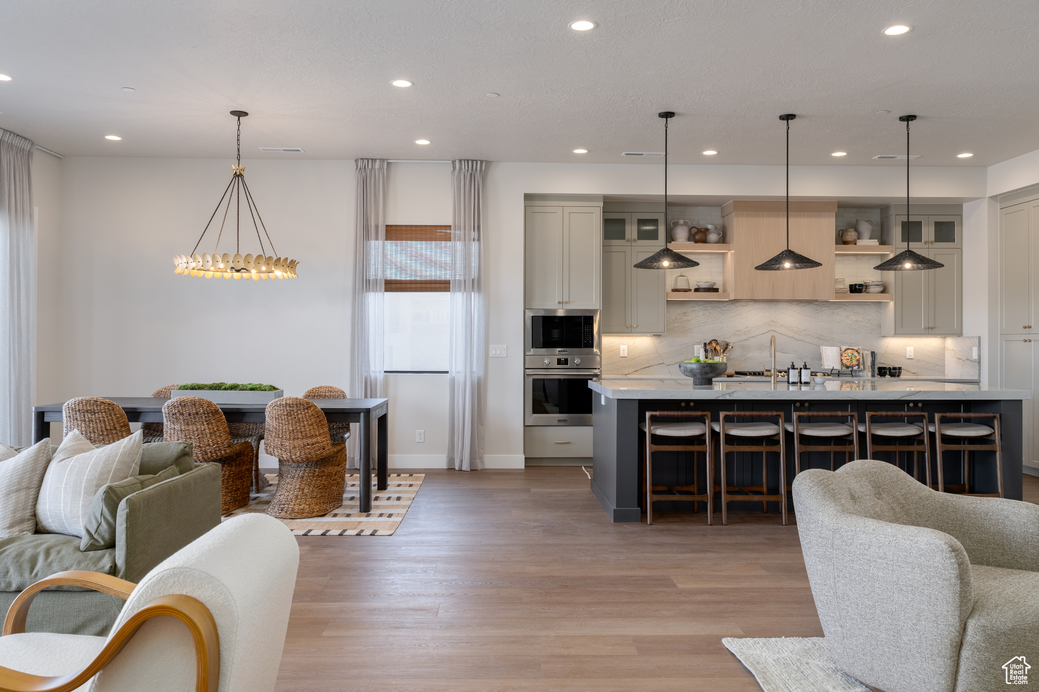 ISLAND AT CORAL CANYON - Residential Income