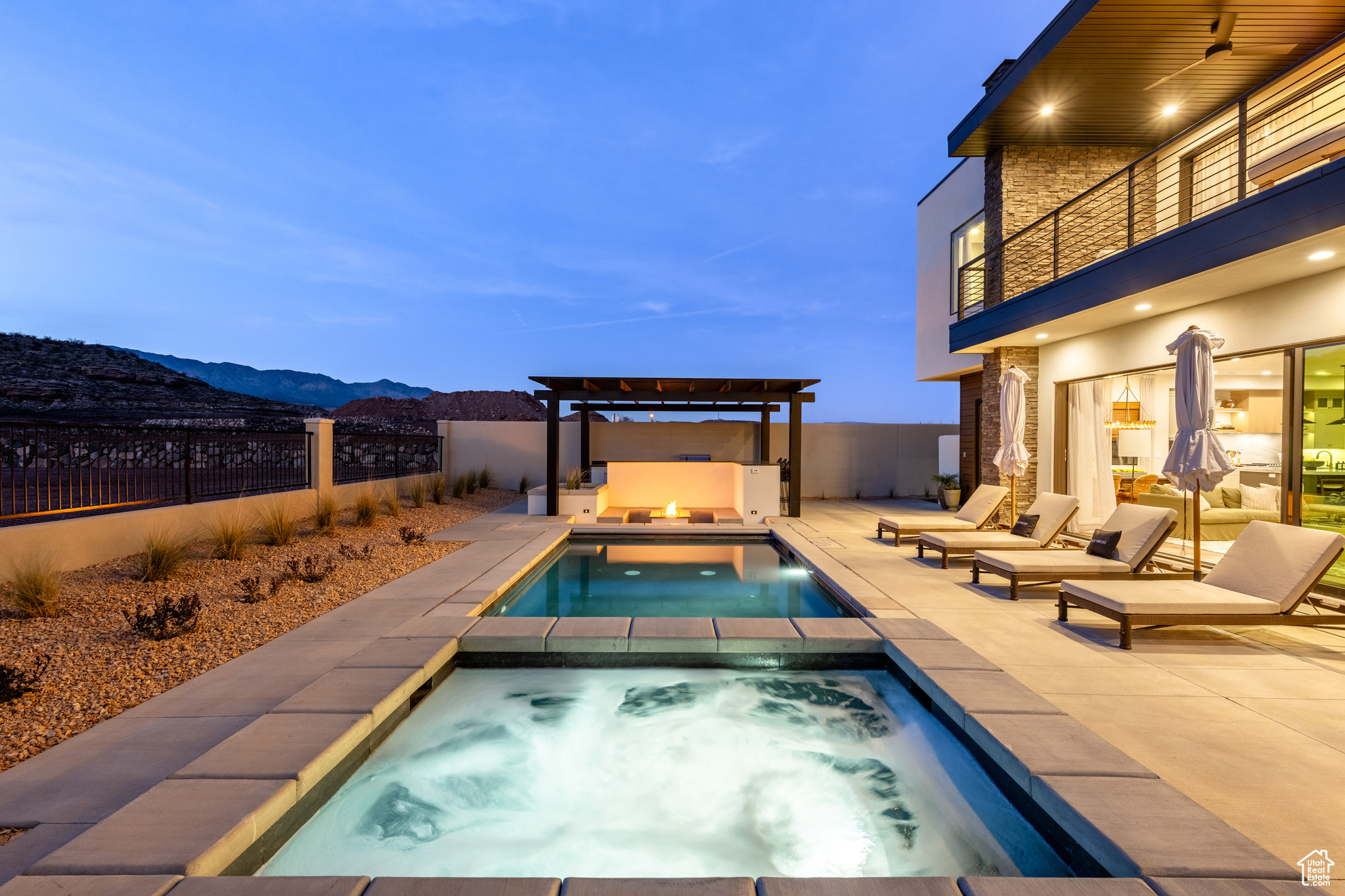 ISLAND AT CORAL CANYON - Residential Income