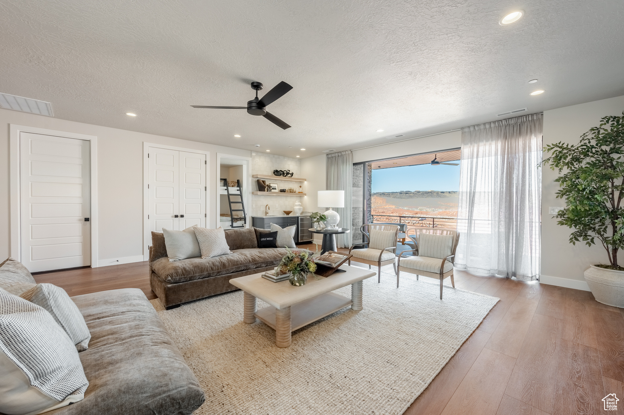 ISLAND AT CORAL CANYON - Residential Income