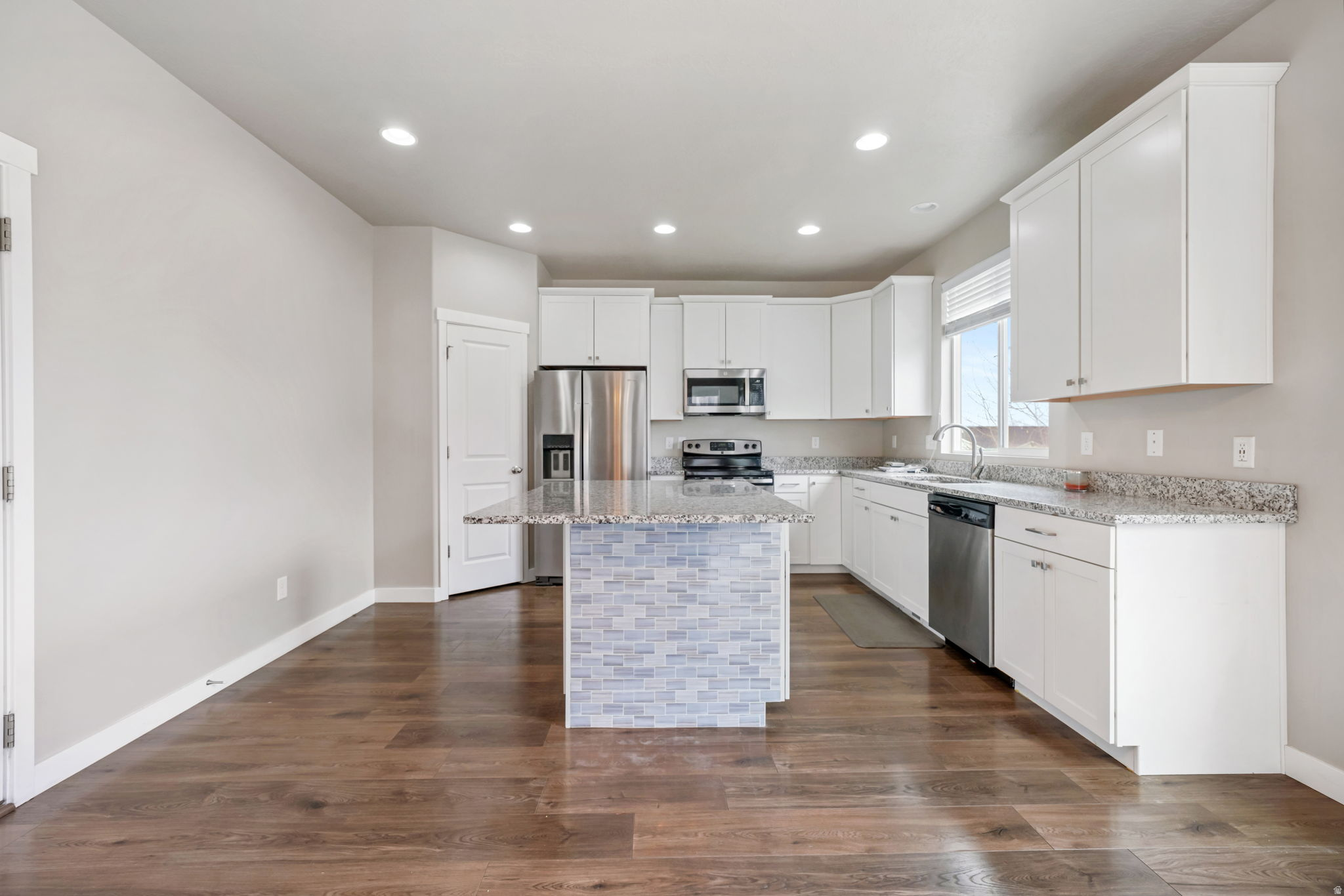 RIVER HEIGHTS - Residential