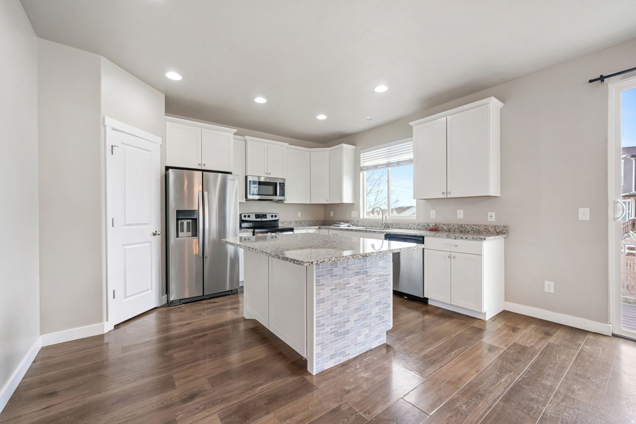 RIVER HEIGHTS - Residential