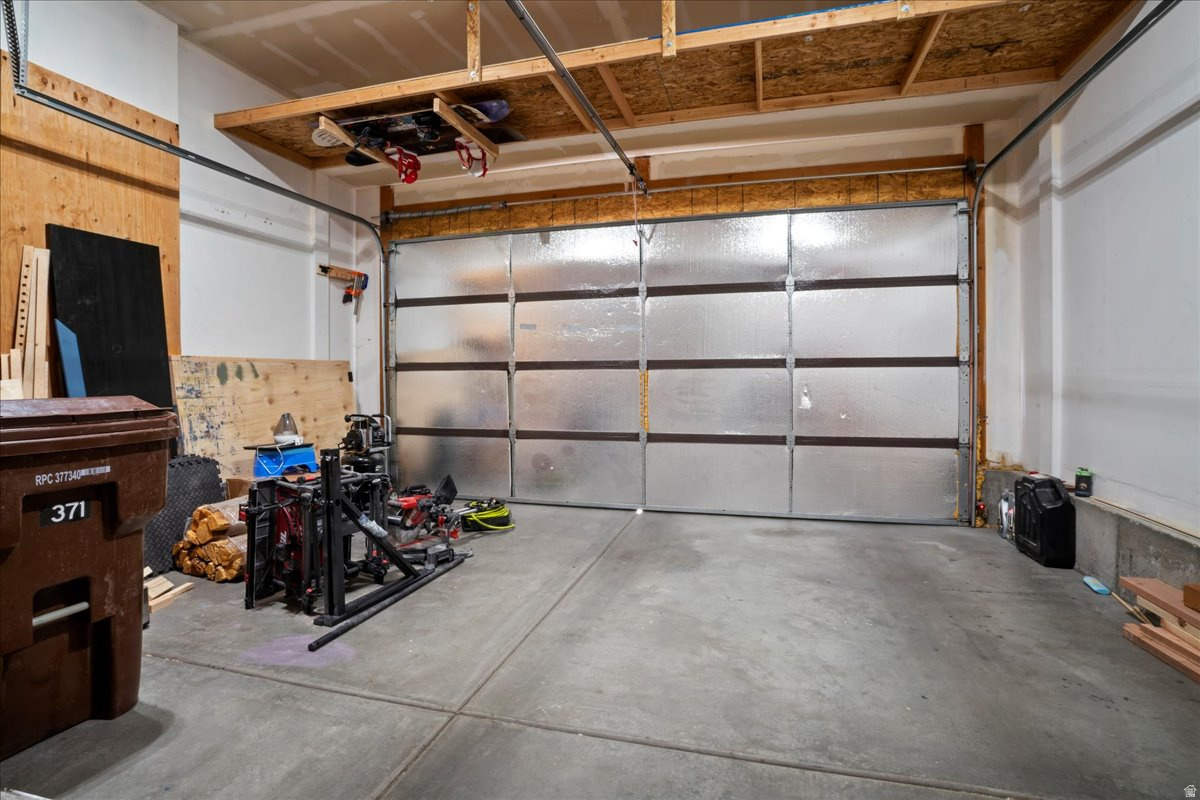 VILLAS AT MAPLEWOOD - Residential