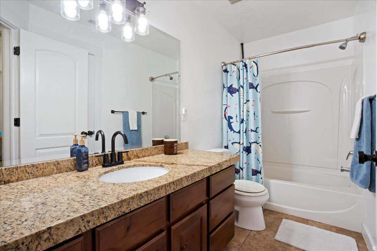 VILLAS AT MAPLEWOOD - Residential