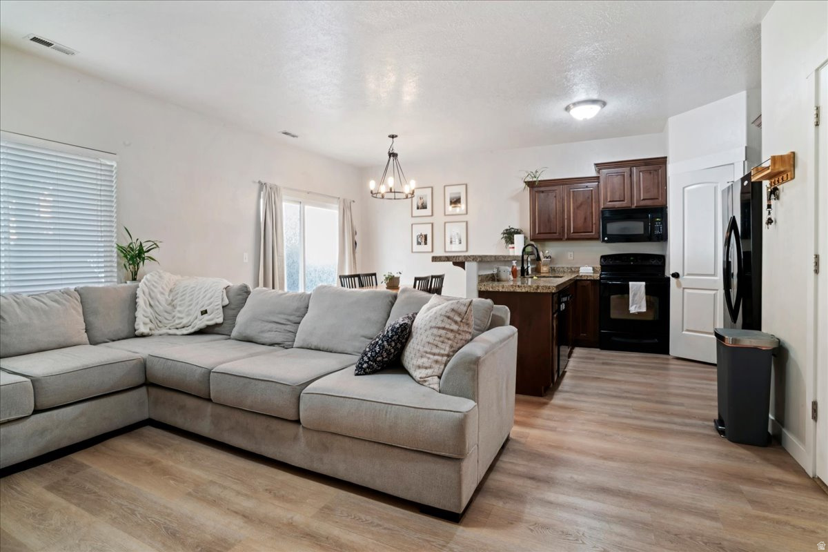 VILLAS AT MAPLEWOOD - Residential