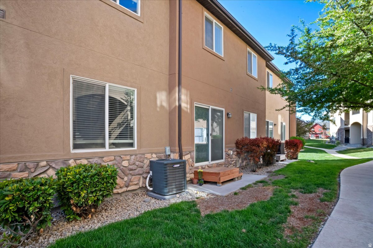 VILLAS AT MAPLEWOOD - Residential