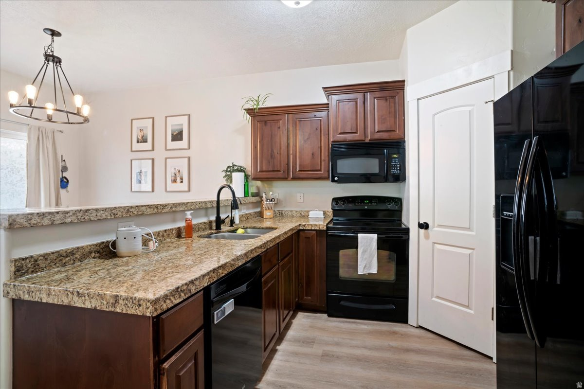 VILLAS AT MAPLEWOOD - Residential