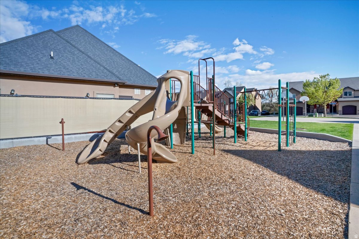 VILLAS AT MAPLEWOOD - Residential