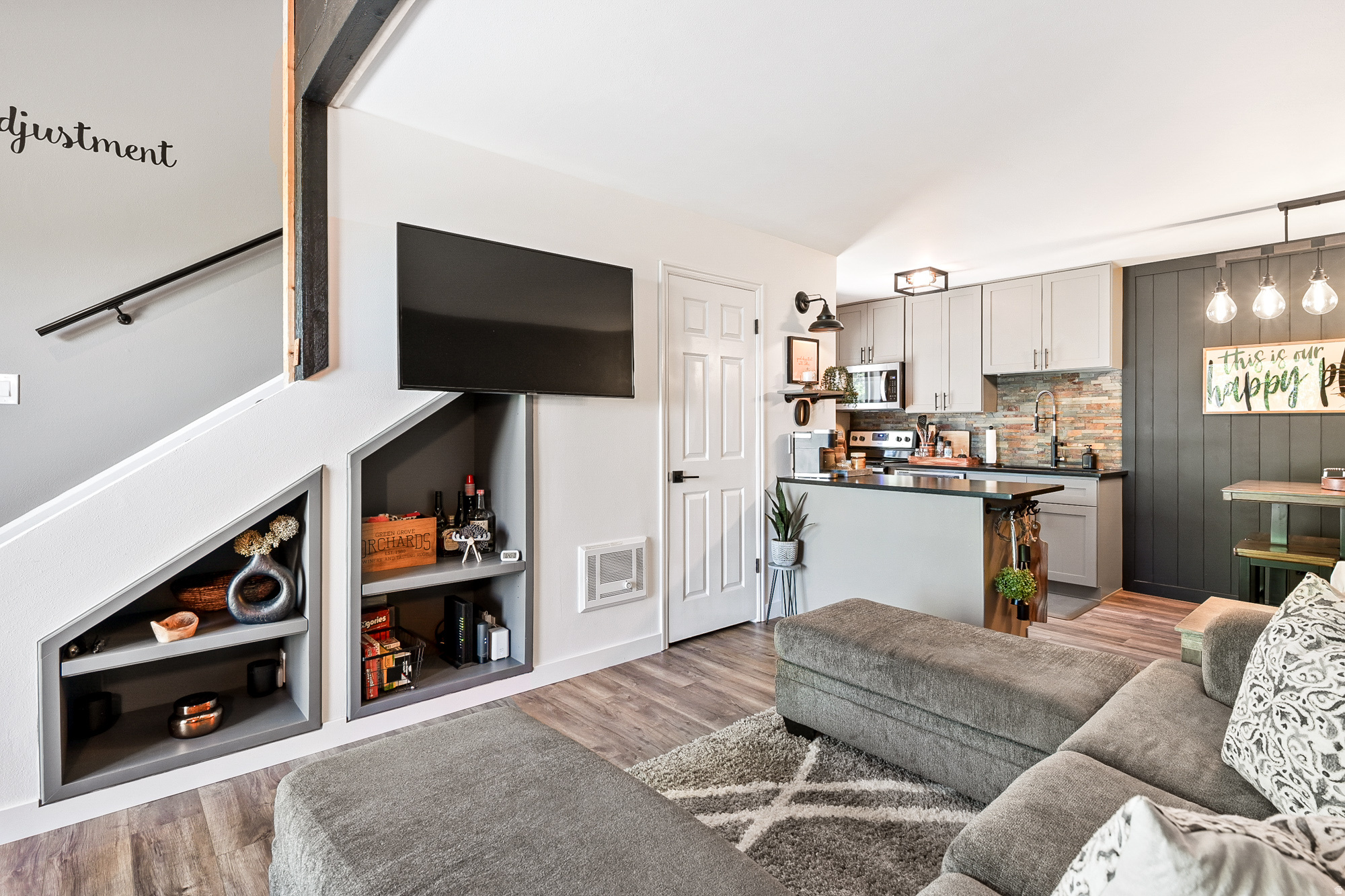 CEDAR VILLAGE CONDOMINIUMS - Residential