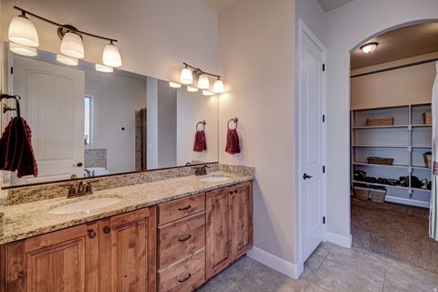 Tiny photo for 2030 N RESERVE PKWY, Washington, UT 84780 (MLS # 2135516)
