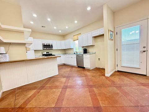Tiny photo for 326 W 400 N, La Verkin, UT 84745 (MLS # 2158521)