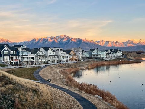 11048 S PADDLE BOARD WAY 3-332 South Jordan UT 84009