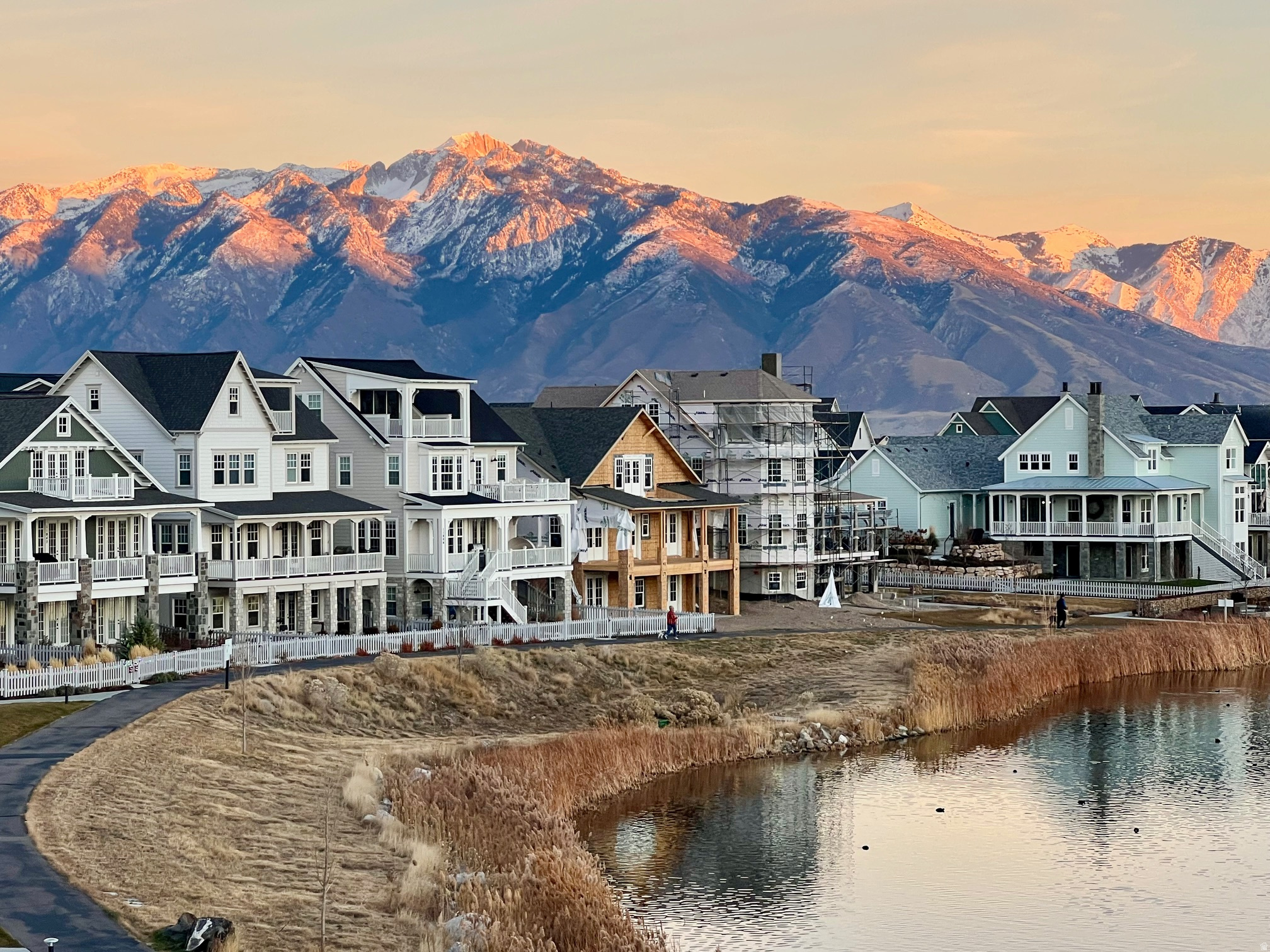 DAYBREAK - Residential