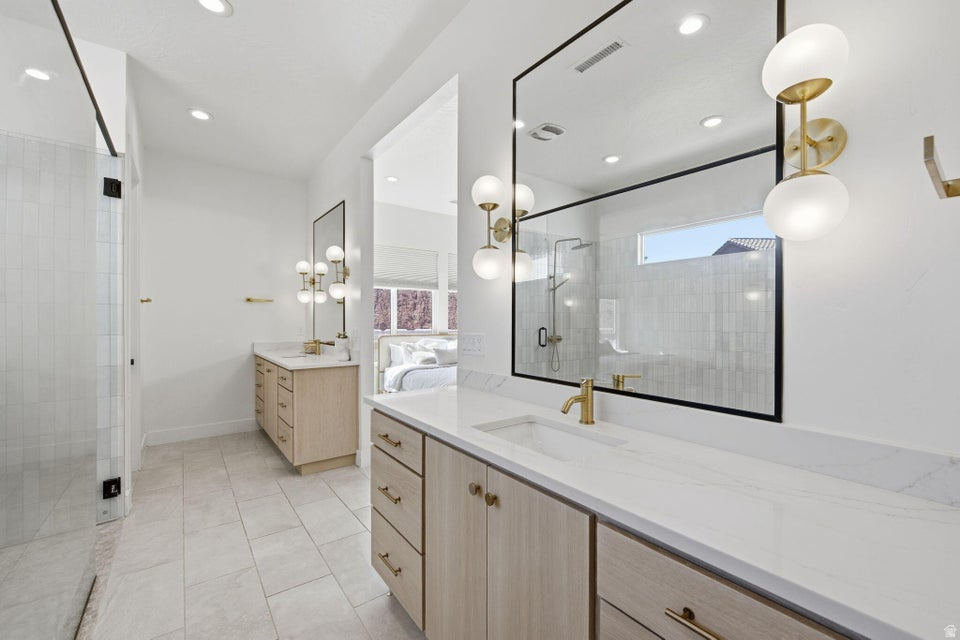 SCENIC SUNRISE PH 4 - Residential