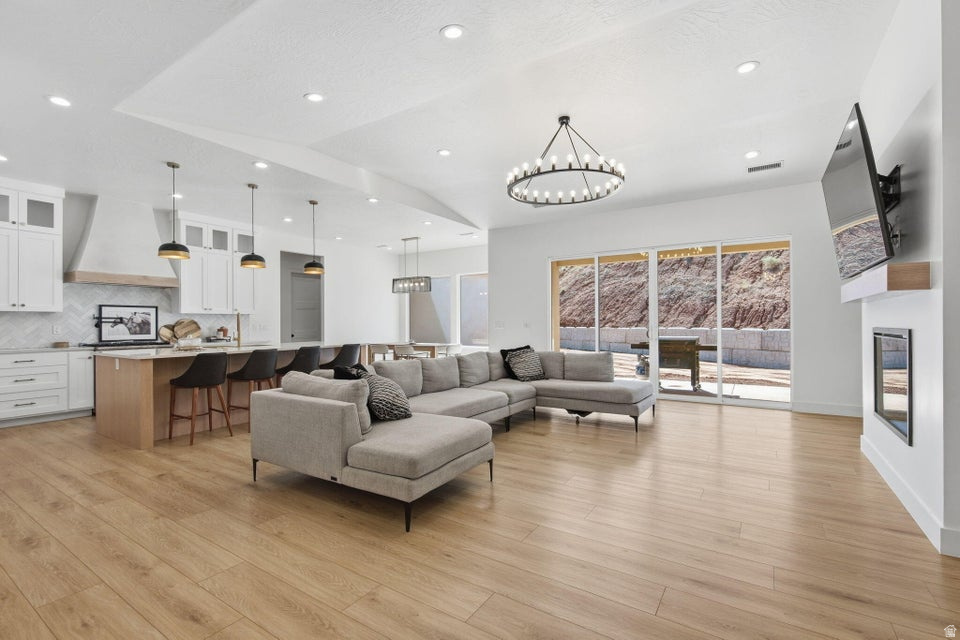 SCENIC SUNRISE PH 4 - Residential