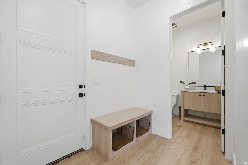 SCENIC SUNRISE PH 4 - Residential