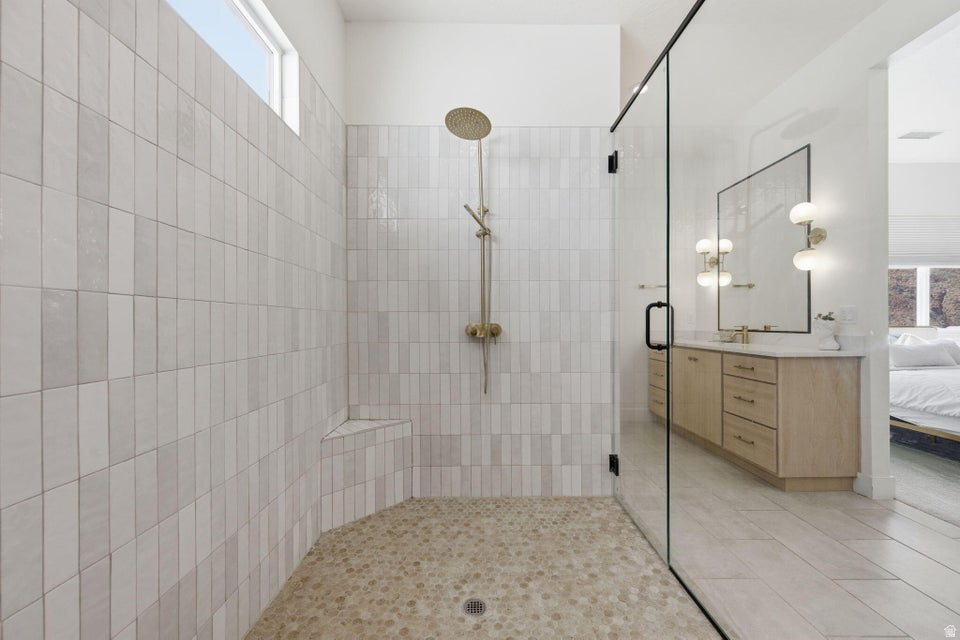 SCENIC SUNRISE PH 4 - Residential