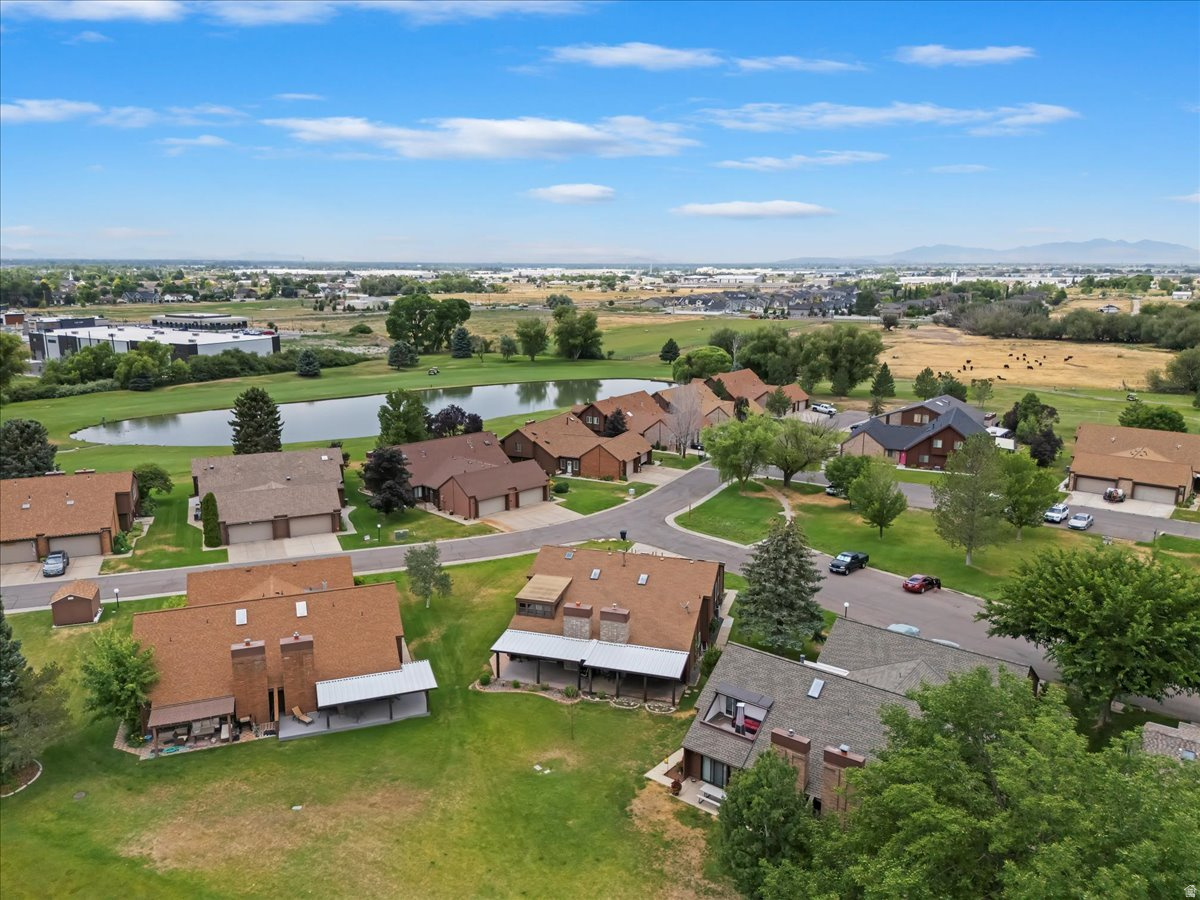 WHITE BARN - Residential Income