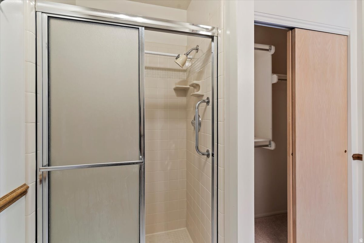 WHITE BARN - Residential Income