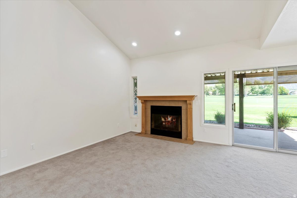 WHITE BARN - Residential Income