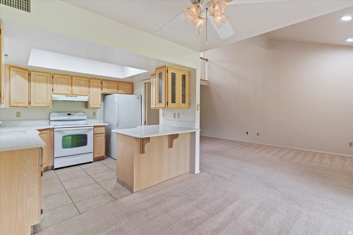 WHITE BARN - Residential Income