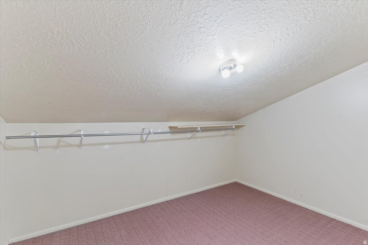 WHITE BARN - Residential Income