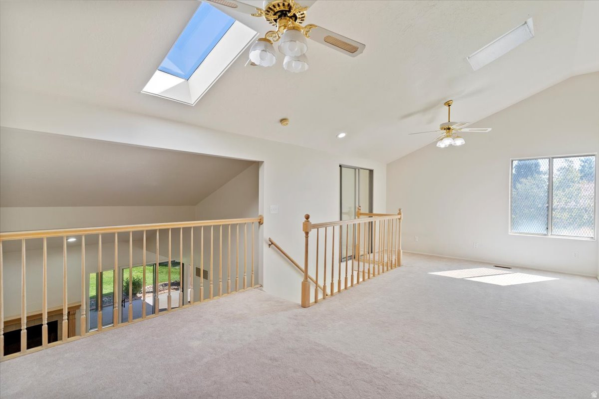 WHITE BARN - Residential Income